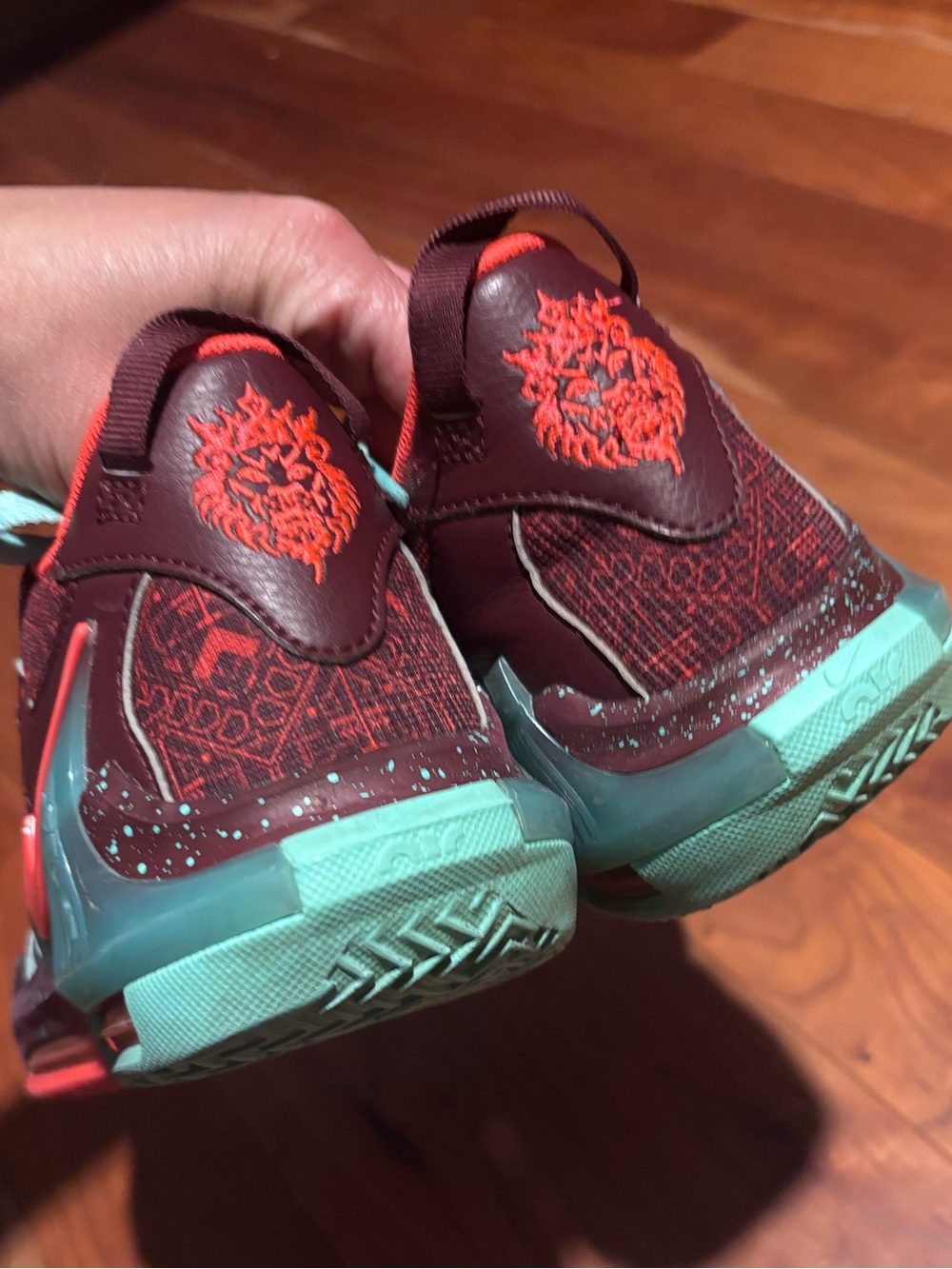 Nike LeBron Witness 7 SE GS Team Red Jade basketball shoes - Picture 5 of 8